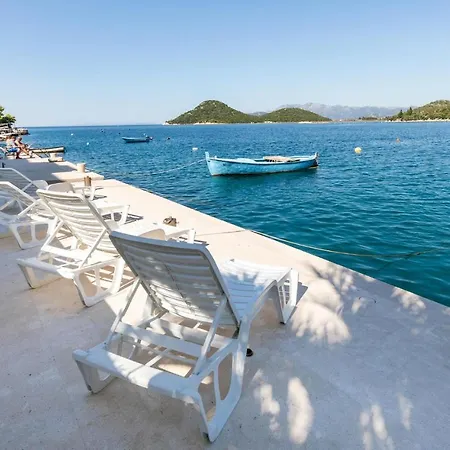 Stunning In With House Sea View Apartmán